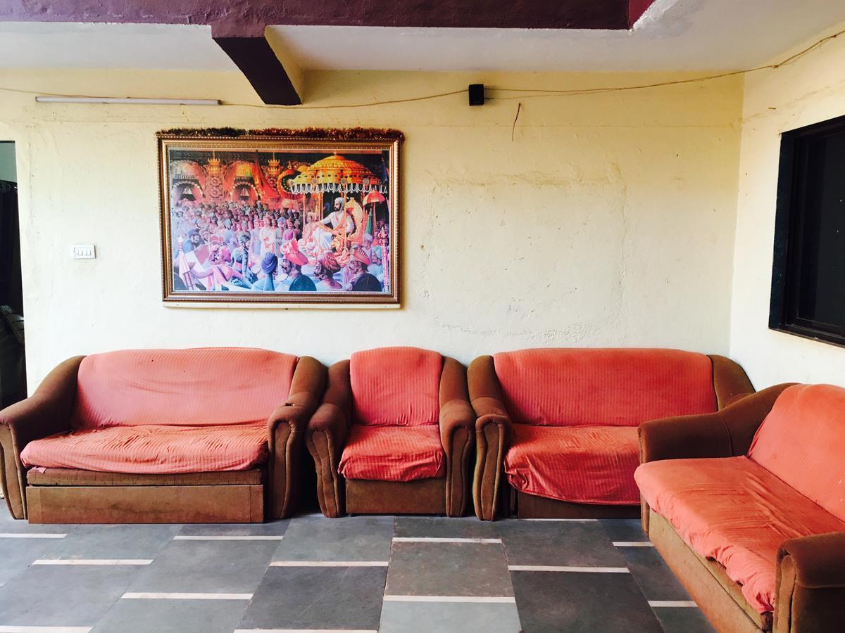 ماتيرن Hotel Madhumalti المظهر الخارجي الصورة