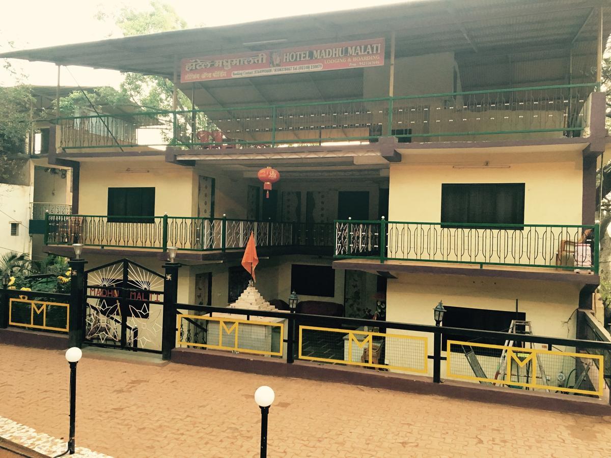 ماتيرن Hotel Madhumalti المظهر الخارجي الصورة