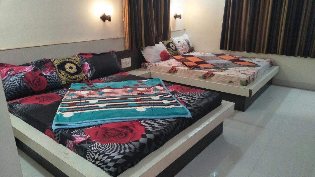 ماتيرن Hotel Madhumalti المظهر الخارجي الصورة